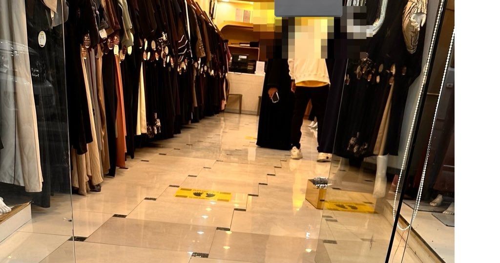تستّر رغم التوطين.. صورة من سيطرة الوافدين على المحال النسائية بـ"سوق الحب"