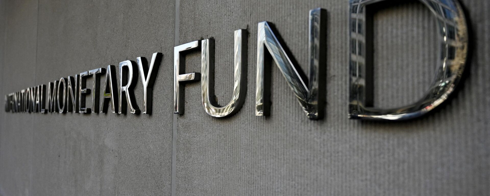 قرقاش: "رأس الحكمة" مشروع ملهم يعود بالخير على مصر والإمارات