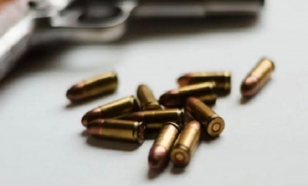 الحديدة.. مقتل طفل على يد أخيه في حادثة عبث بالسلاح