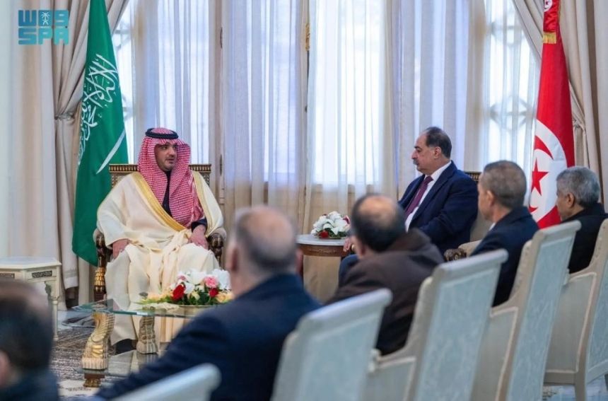 وزير الداخلية ونظيره التونسي يناقشان عدد من الموضوعات المشتركة