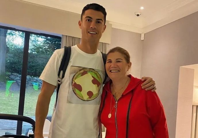 الامارات | والدة كريستيانو رونالدو توجه رسالة إلى النصر السعودي