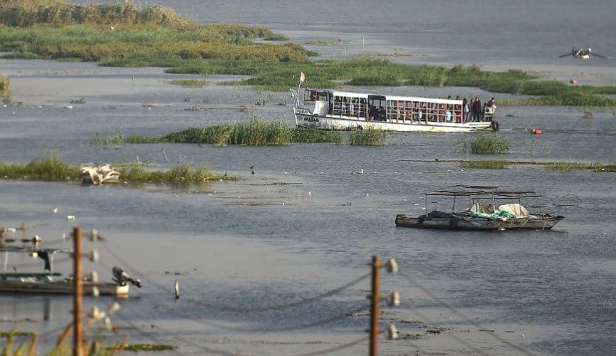 مصر.. غرق عبّارة ووفاة عمال على متنها والسلطات مستمرة في انتشال الجثث وحصرها