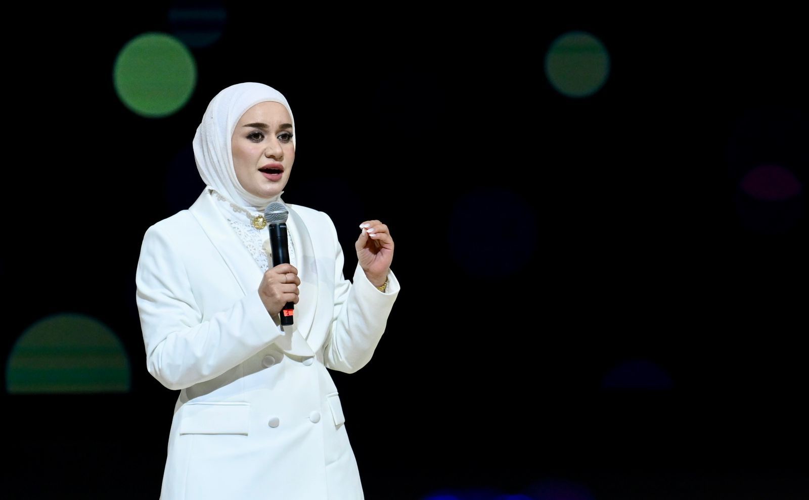 الامارات | من هي الدكتورة تالا خليل الفائزة بلقب صانع الأمل لعام 2024