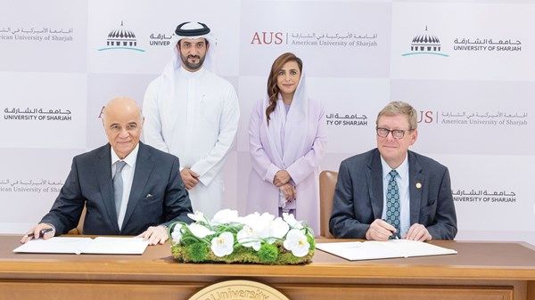 سلطان بن أحمد يشهد توقيع مذكرة بين جامعتي الشارقة و«الأميركية»