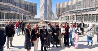 وفد من طلاب الهندسة بجامعة الأهرام الكندية يتفقدون مشروعات العاصمة الإدارية