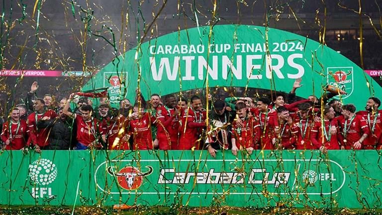 ملف الخليج 365.. تأهل الزمالك.. تتويج ليفربول بكاراباو.. وإصابة زيزو