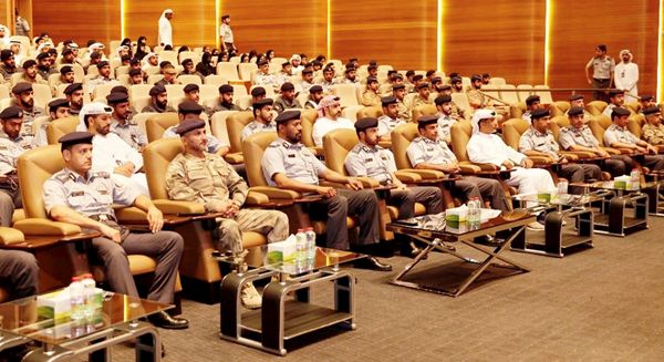 شرطة أبوظبي تؤكد على إسعاد المتعاملين