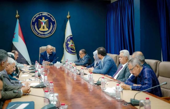 الرئيس الزُبيدي يشدد على أهمية التكامل بين هيئات المجلس الانتقالي