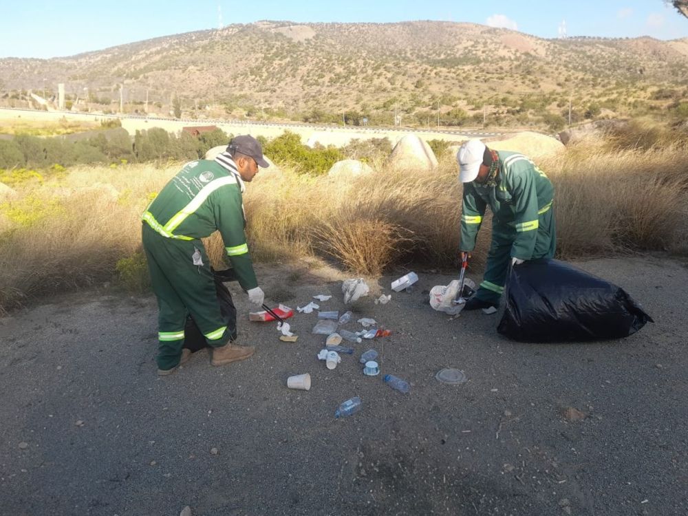 بأكثر من ألفين مهمة.. تعزيز جهود نظافة الشوارع بالفرق والآليات في الطائف