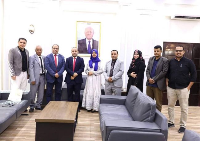 الوجيه يناقش مع مسؤول في اليونسكو تمثيل اليمن في مؤتمر الشباب والعمل