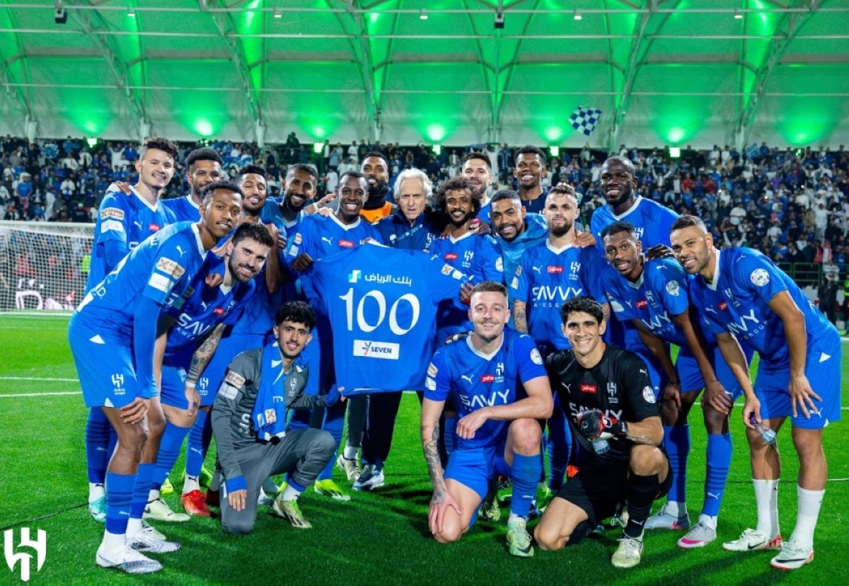 انتصارات الهلال تقترب من كسر الرقم العالمي