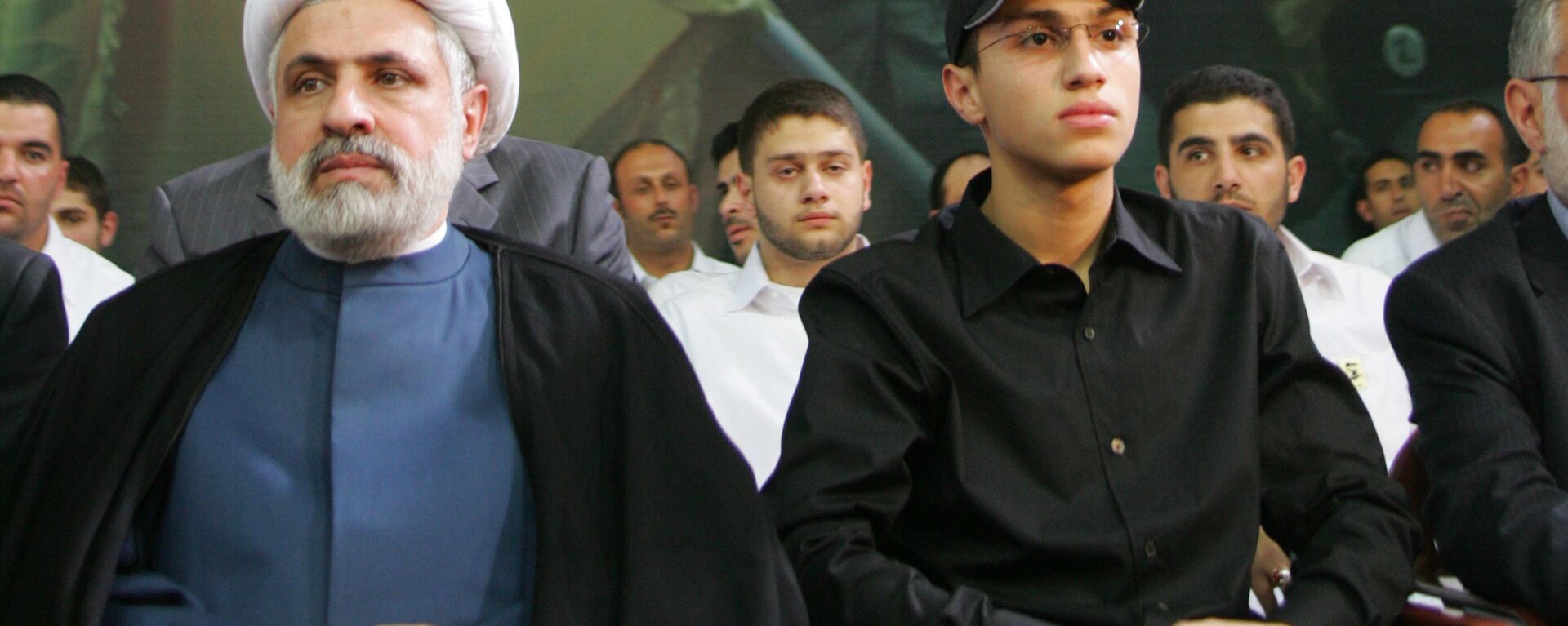 "حزب الله" اللبناني يعلن قصفه قاعدة "ميرون" الإسرائيلية بدفعة صواريخ ردا على استهداف بعلبك