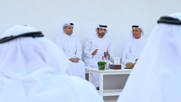 حمدان بن محمد يشهد محاضرة حول الدور التاريخي للمدن في بناء الحضارات