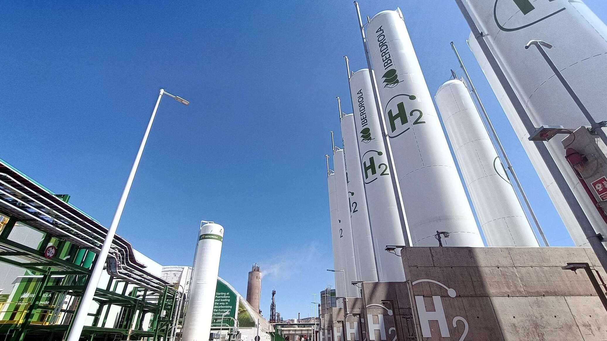 مصر توقع 7 اتفاقيات لمشروعات جديدة تتجاوز 40 مليار دولار في منطقة قناة السويس