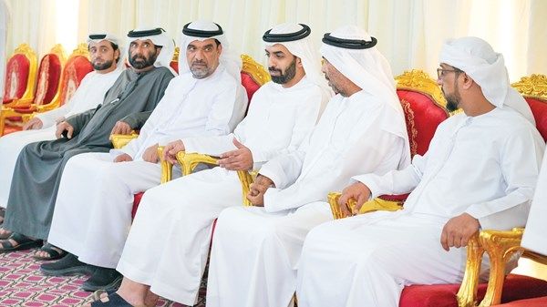 أحمد بن سعود القاسمي يعزي في وفاة والد الشهيد سعيد المحرزي