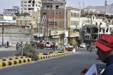 الخليج اليوم .. بعد طريق مأرب-صنعاء.. حكومة اليمن تفتح طريقاً بتعز من جانب واحد