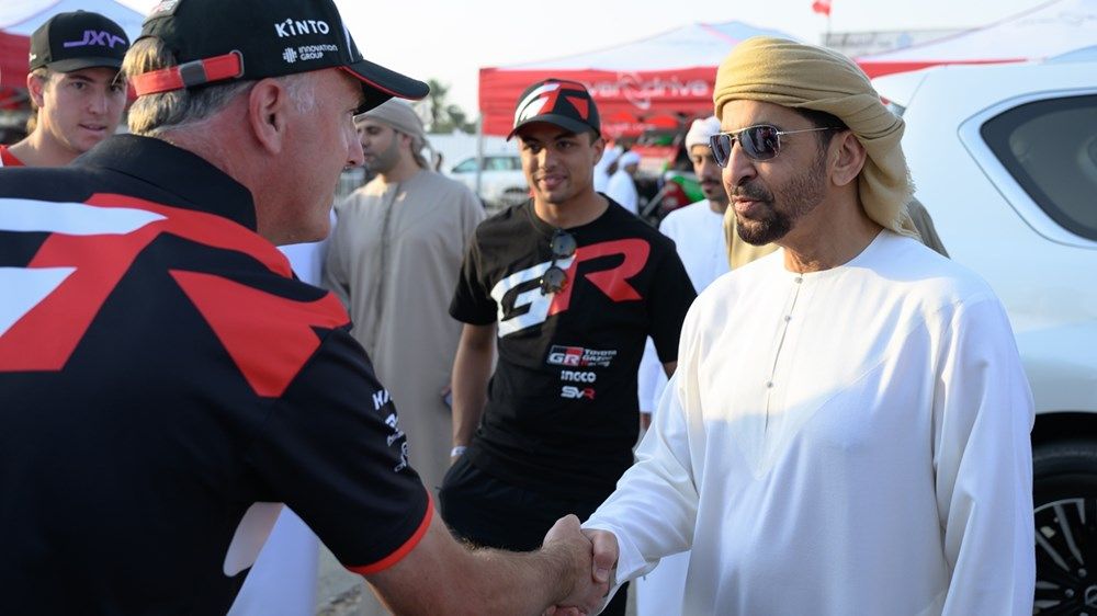 حمدان بن زايد يزور مخيم المشاركين في رالي أبوظبي الصحراوي في ليوا