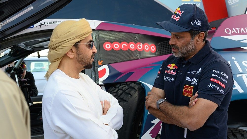 حمدان بن زايد يزور مخيم المشاركين في رالي أبوظبي الصحراوي في ليوا