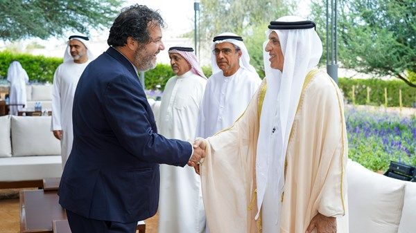 سعود بن صقر يستقبل القنصل العام لمملكة هولندا