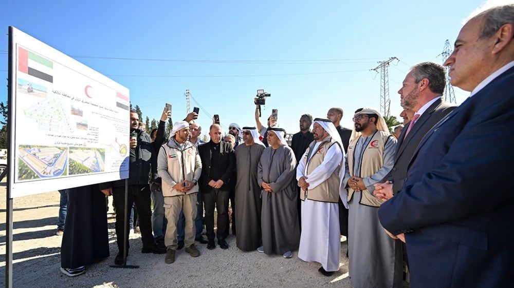 ضمن عملية الفارس الشهم 2.. الهلال الأحمر يفتتح 300 وحدة سكنية في اللاذقية