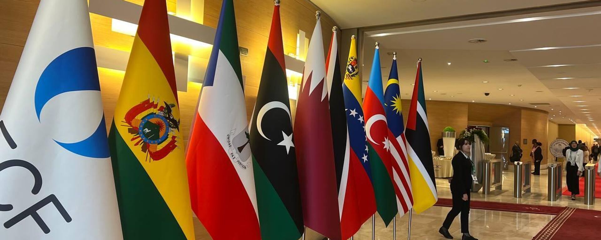 ممثل نائب رئيس المجلس الاقتصادي بالجزائر: أمريكا تبيع الغاز الطبيعي بـ6 أضعاف ما تبيعه روسيا لأوروبا