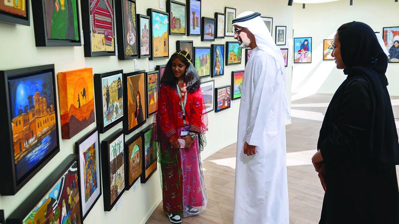 الامارات | خالد بن محمد يزور معرض «وطني إبداعي»