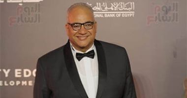 بيومي فؤاد: الدم مش بيوصل إلى رجلى ومفيش وقت أروح لدكاترة