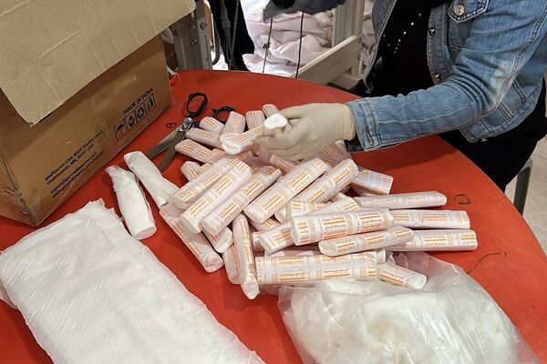 صنع حفاضات الأطفال من أقمشة جائحة كورونا داخل مصنع خياطة في رفح جنوب القطاع صنع حفاضات الأطفال من أقمشة جائحة كورونا داخل مصنع خياطة في رفح جنوب القطاع - الخليج 365 عربي