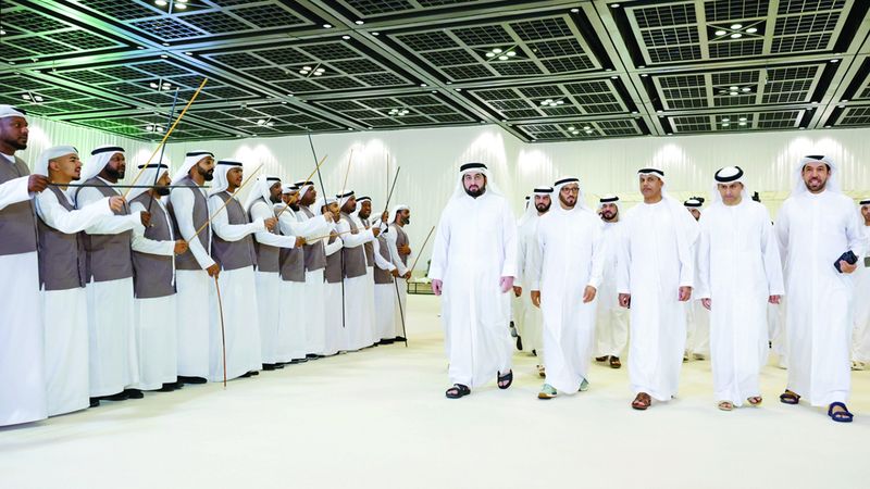 الامارات | أحمد بن محمد يحضر العرس الجماعي لموظفي «إقامة دبي» و«الجمارك»