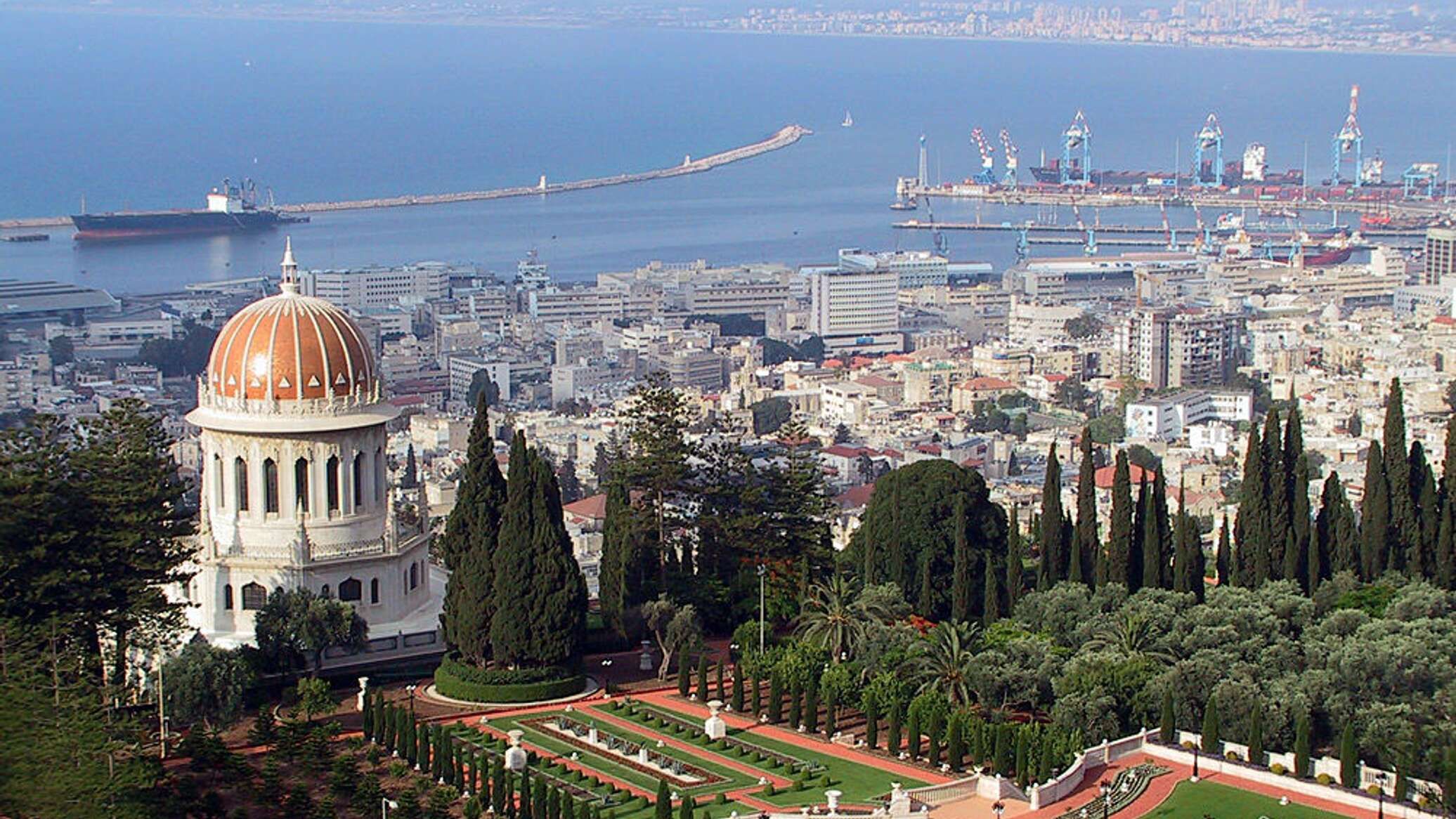 سماع دوي انفجارات في حيفا شمالي إسرائيل