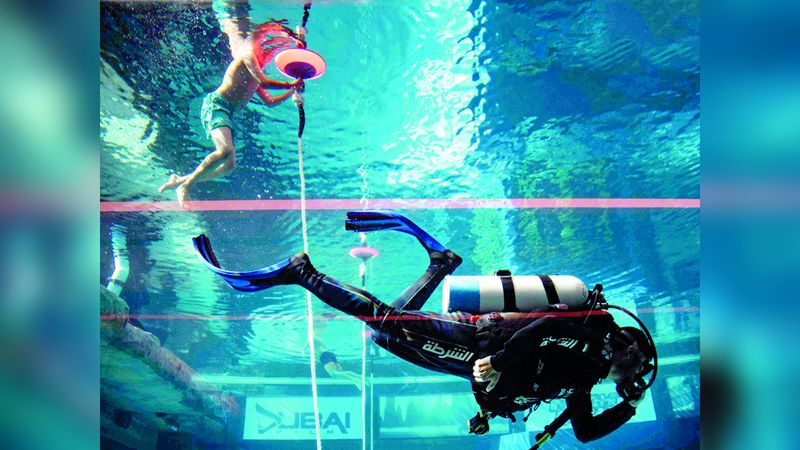 الامارات | بطولة فزاع لـ «الحياري».. من البحر إلى أعمق حوض سباحة في العالم