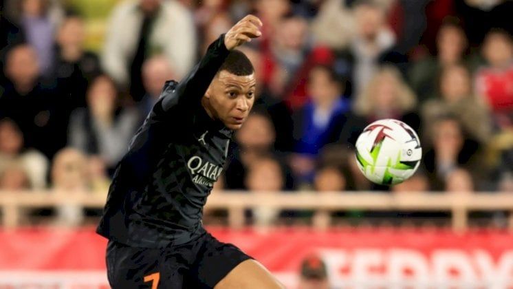 مرحلة جليدية بين مبابي ولويس إنريكي