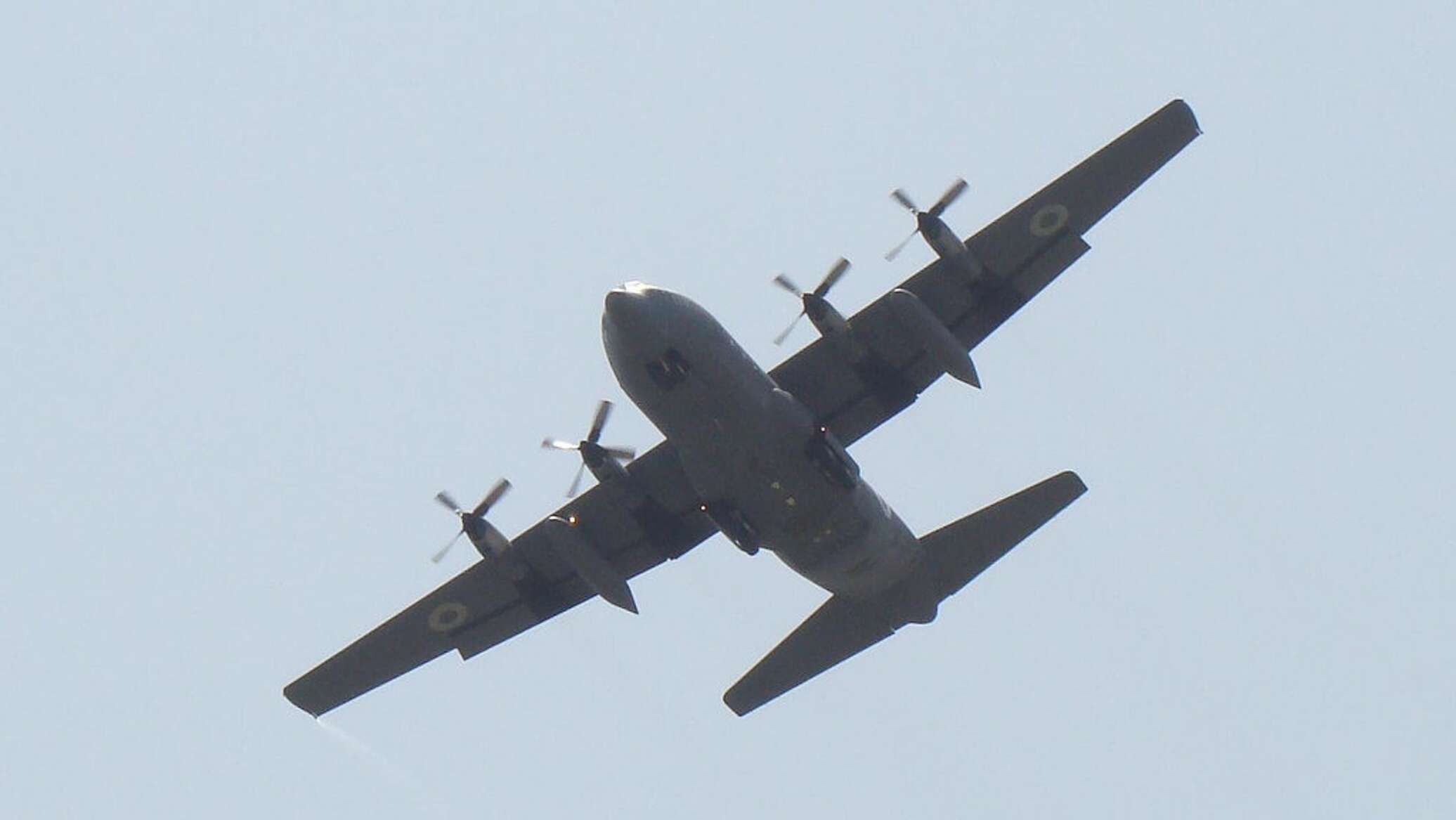 صور إسقاط المساعدات الأمريكية جوا فوق غزة