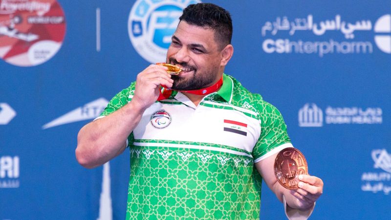 الامارات | العراق يتقلّد أول ذهبية عربية في «دولية فزاع» لرفعات القوة