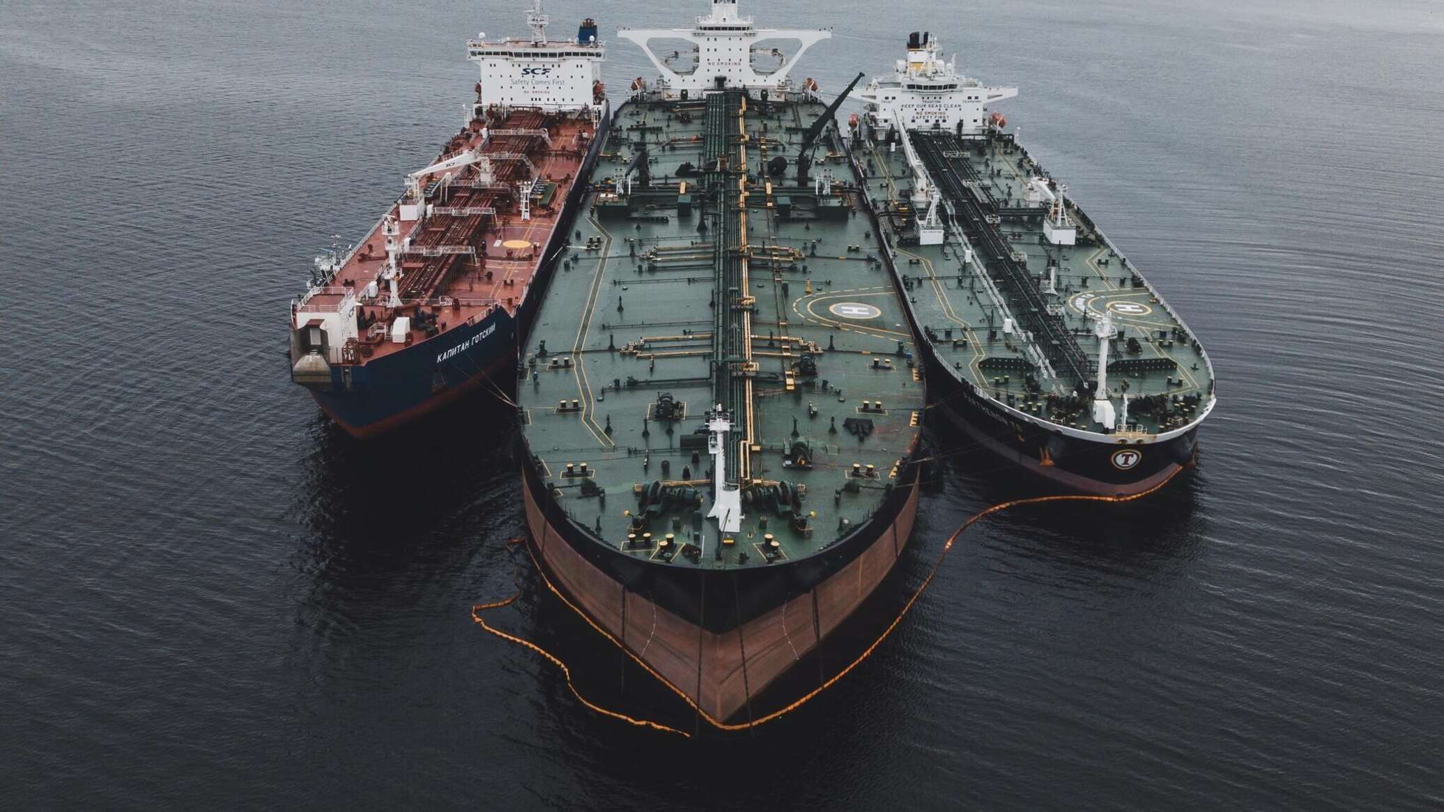 إعلام: ارتفاع تكلفة التأمين على سفن الكابلات العاملة بالقرب من اليمن بشكل كبير