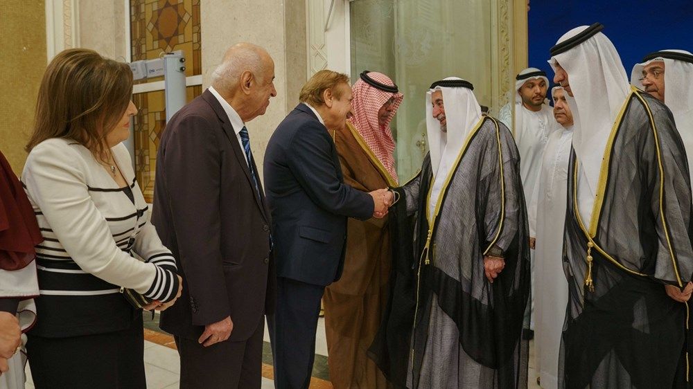 سلطان القاسمي يشهد افتتاح أيام الشارقة المسرحية