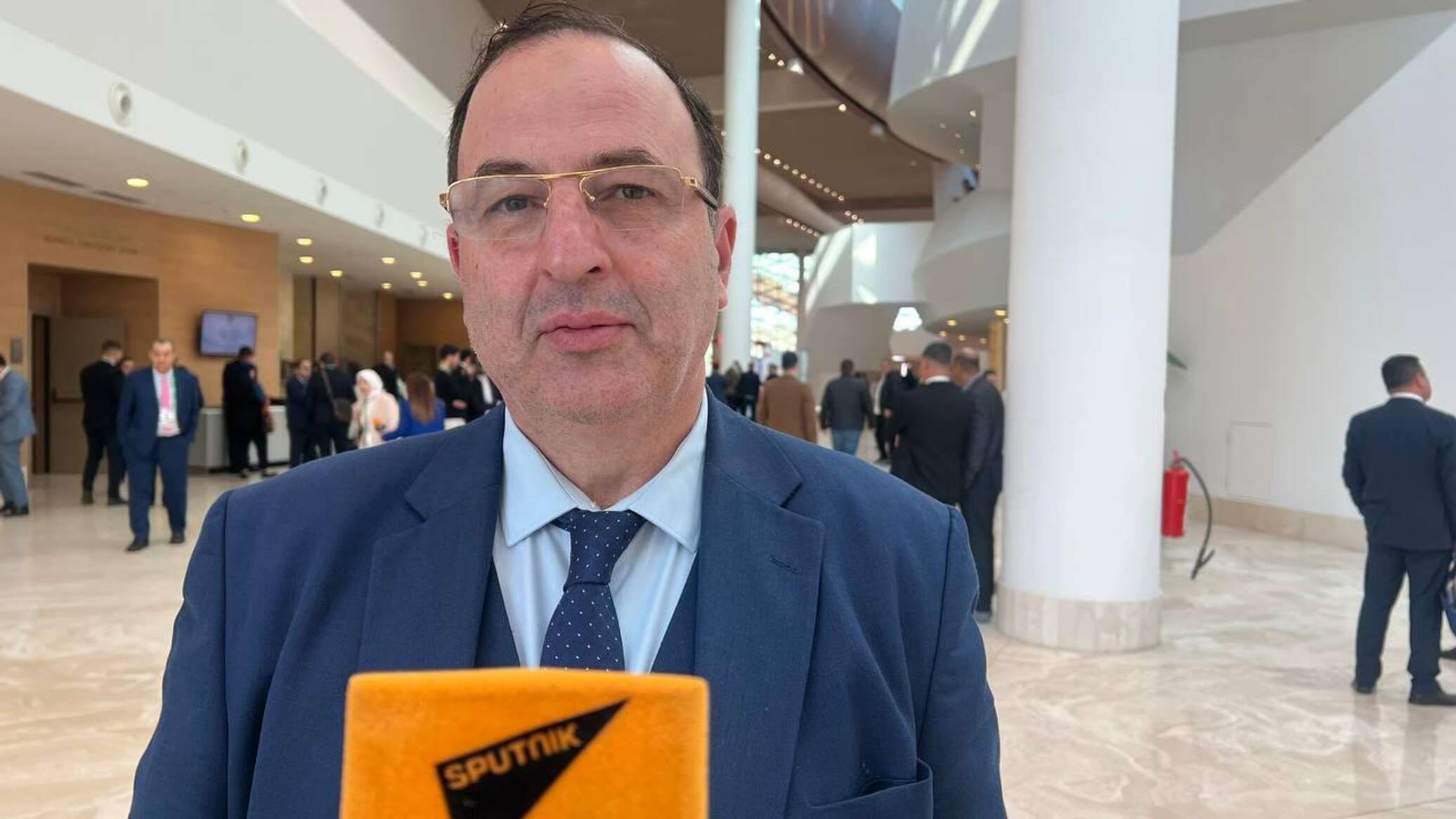 خبير جزائري: الأزمة الأوكرانية عادت بخسارة أكبر على الغرب