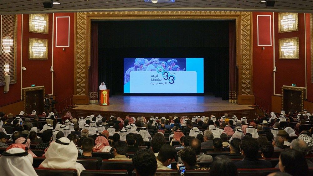 سلطان القاسمي يشهد افتتاح أيام الشارقة المسرحية