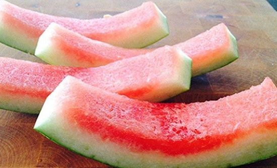 لن ترميها بعد اليوم.. فوائد مذهلة لقشرة البطيخ إحداها لايستغني عنه الرجال