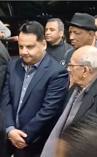 عزاء حلمي بكر| وصول متأخر لنجله الأكبر وأرملته