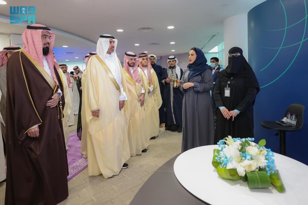 "وزارة الموارد البشرية" تدشن الهوية البصرية الجديدة للمسؤولية الاجتماعية