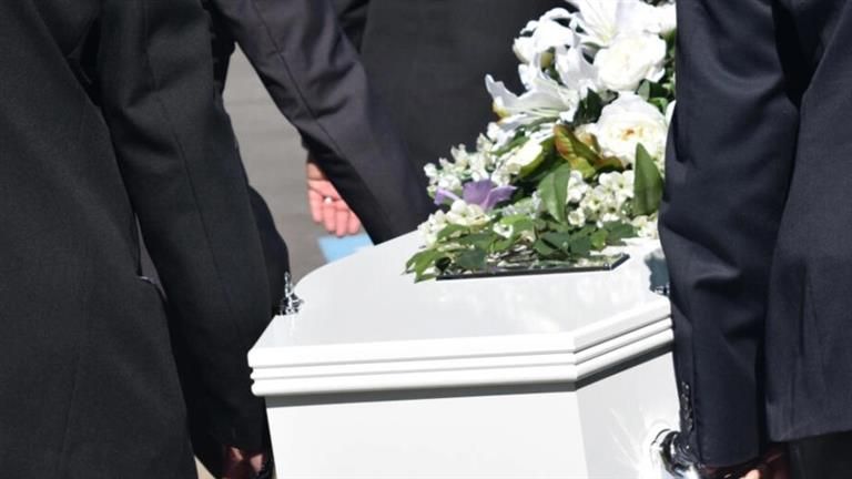 دفن وجنازة وعزا.. حيوان لن تتخيله يشبه الإنسان في مراسم الموت