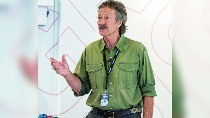 الامارات | خبيران يتهمان «السيلفي» بحرمان البشر  من جماليات اللحظة