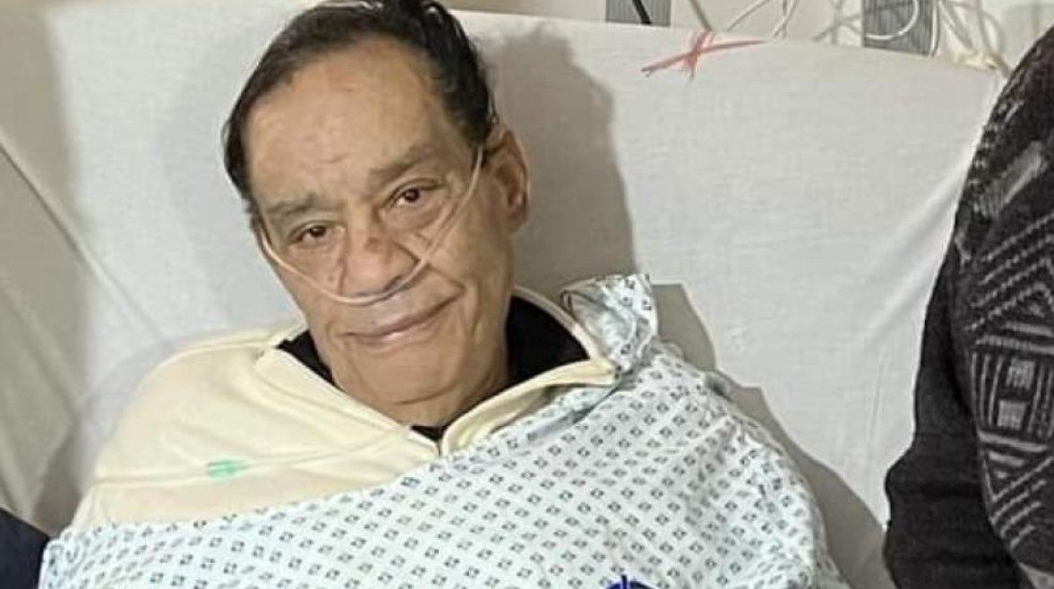 عزاء حلمي بكر| علي الحجار يواسي نجله الأكبر .. صور