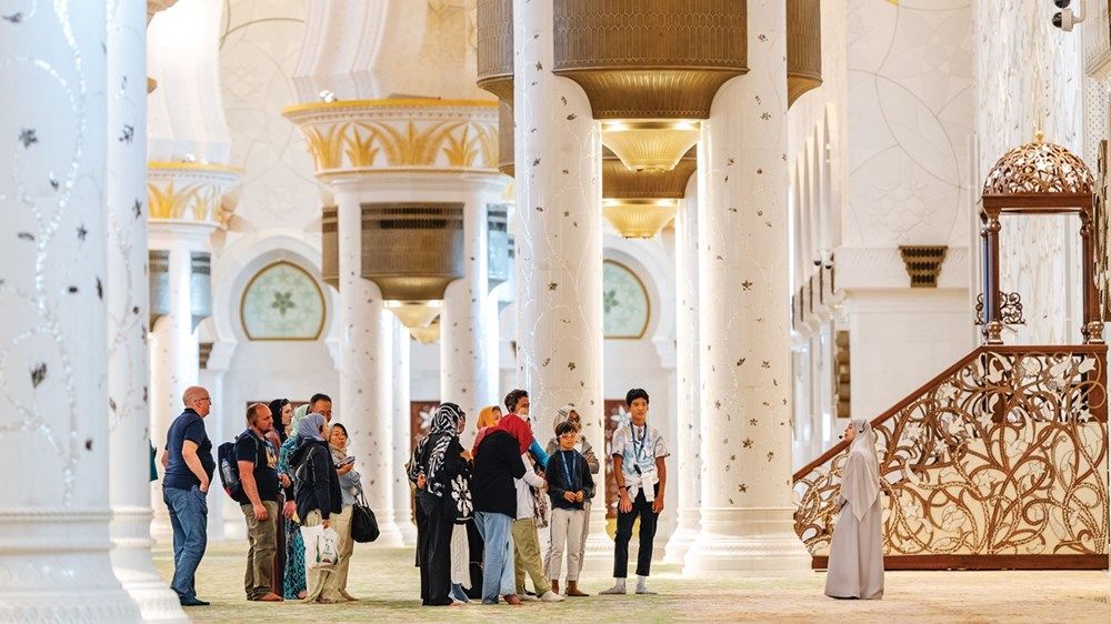 5.5 مليون مصلٍ وزائر لجامع الشيخ زايد الكبير