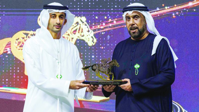 الامارات | تتويج الفائزين بجائزة محمد بن راشد للتميز في سباقات الخيل