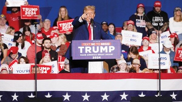 ترامب يفوز بالانتخابات التمهيدية في 3 ولايات