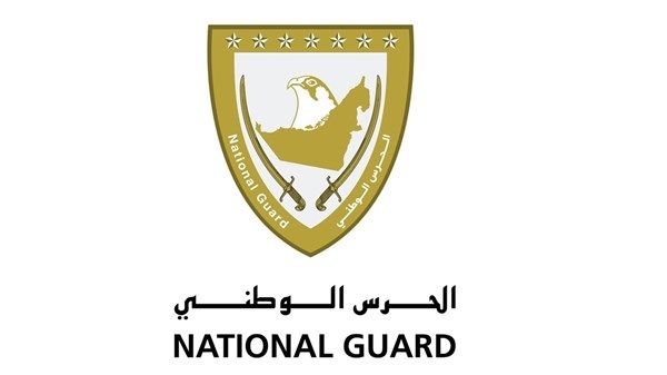 إنقاذ 4 أشخاص تعرض قاربهم للغرق قبالة سواحل إمارة الشارقة