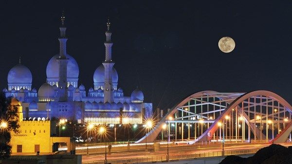 5.5 مليون مصلٍ وزائر لجامع الشيخ زايد الكبير