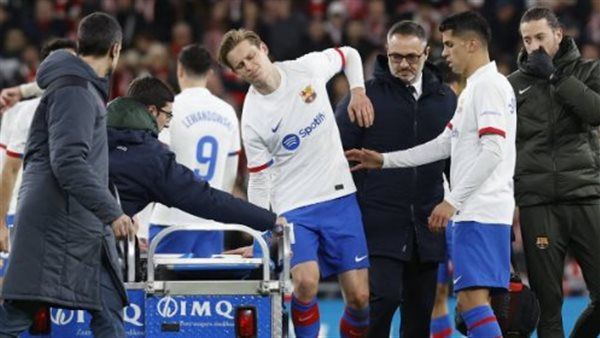 صدمة في برشلونة بعد إصابة بيدري ودي يونج